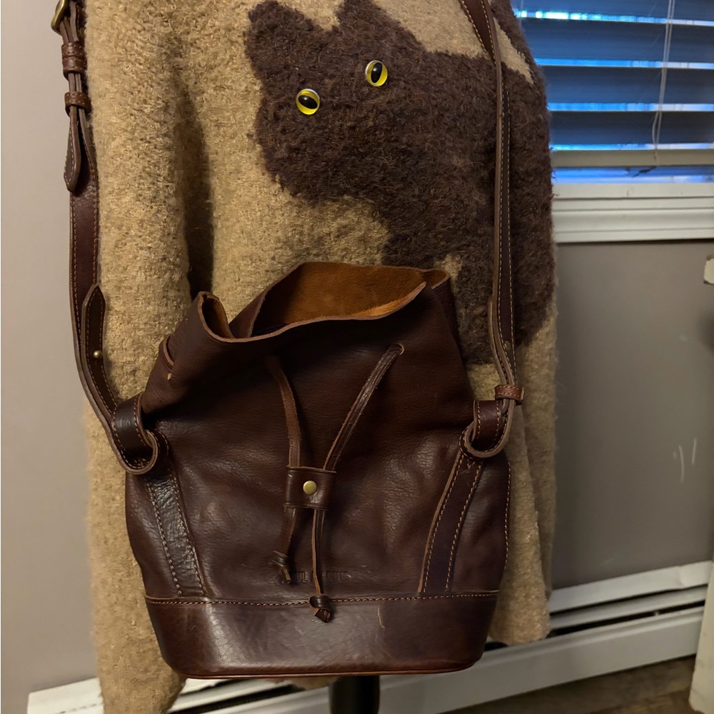 Chic Brown Leather Crossbody Bucket Bag